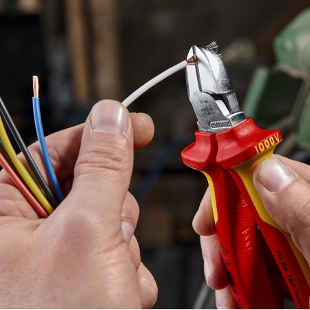 Клещи резачки Knipex 140mm изолирани 1000V Клещи резачки Knipex 140mm изолирани 1000V