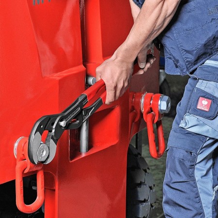 Клещи Knipex Cobra® 560mm с обхват до 120mm Клещи Knipex Cobra® 560mm с обхват до 120mm