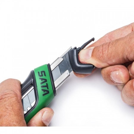 Макетен нож 18mm SOFT GRIP Макетен нож 18mm SOFT GRIP